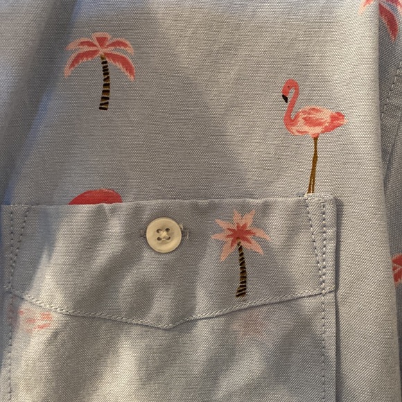Free Planet flamingo print button down size medium - Picture 3 of 4